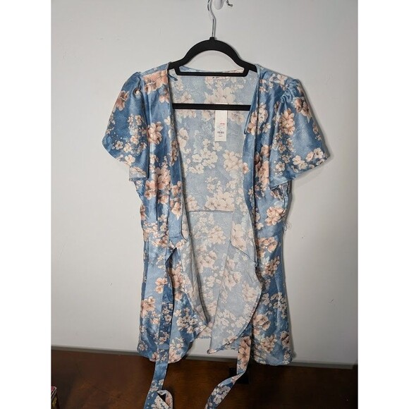 NEW Francesca's Mi Ami Blue Floral Satin Wrap Mini Dress M Cottagecore TRENDY - Picture 3 of 5